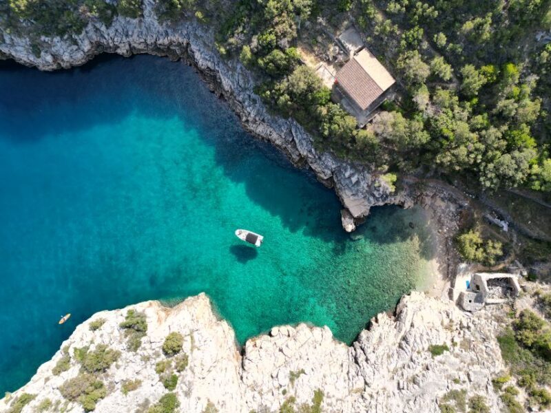 Makarska: 2-Island Escape - Hvar, Blue Lagoon & Cliff Jumps - The Experience of a Typical Stop