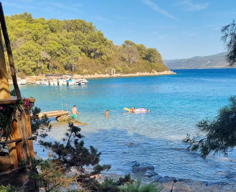 Makarska: 3 island, Cave, Cliffs, Jelsa, Lagoon, Golden Horn - Who Will Enjoy This Tour?