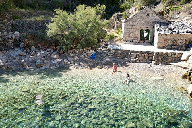 Makarska: 3-Island Golden Horn and Blue Lagoon Speedboat Tour - FAQ