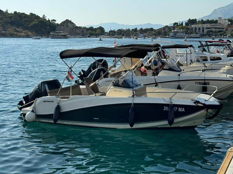 Makarska: Private halfday boat tour ,Hvar,small blue Cave - FAQ