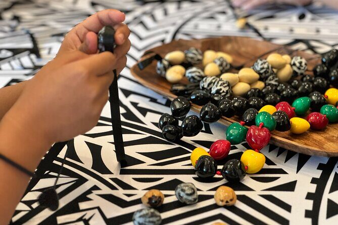 Make a Kukui Nut Bracelet on Maui - Key Points