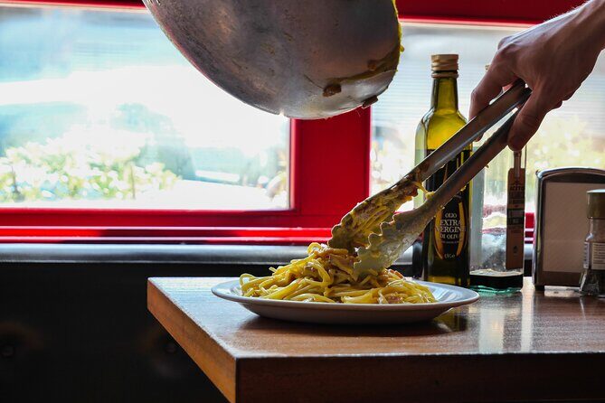 Make Pasta Carbonara from Scratch in a Jazz Club in Venice - Detailed Review of the Pasta Carbonara Cooking Experience