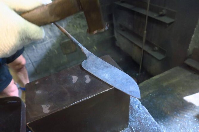 Make your own kitchen knife with a master blacksmith in Shimanto - Key Points