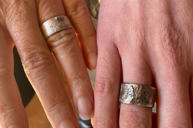 Make your own silver ring in a private jewelry workshop - Key Points