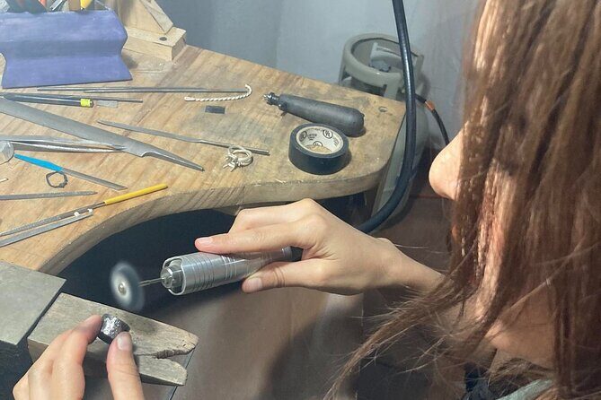 Make your own silver ring in a private jewelry workshop - Practical Information: Planning Your Visit