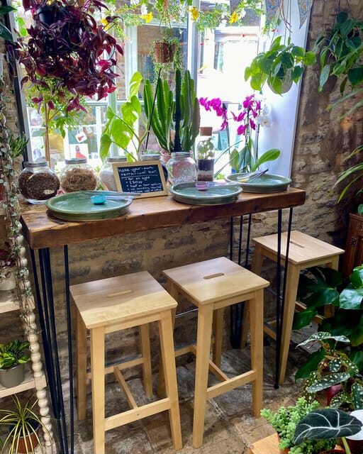 Make Your Own Terrarium in a houseplant paradise - Who Will Love This Experience?