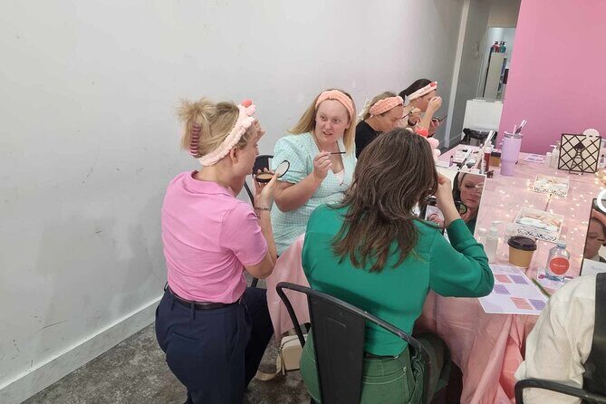 Makeup and Sip Experience with a Professional - Quick Overview