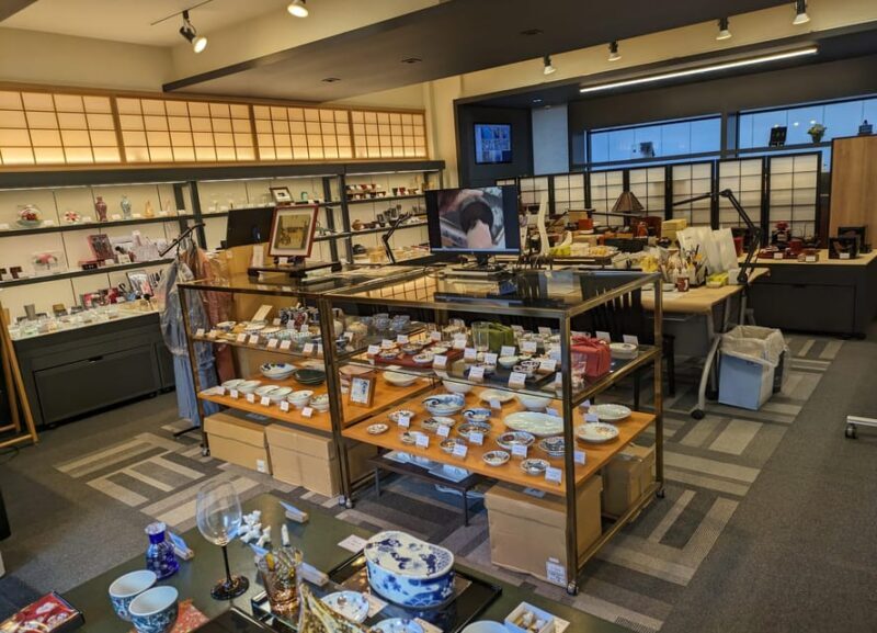 Makie (gold lacquer) experience in Tokyo (English Guide) - Who Should Consider This Tour?