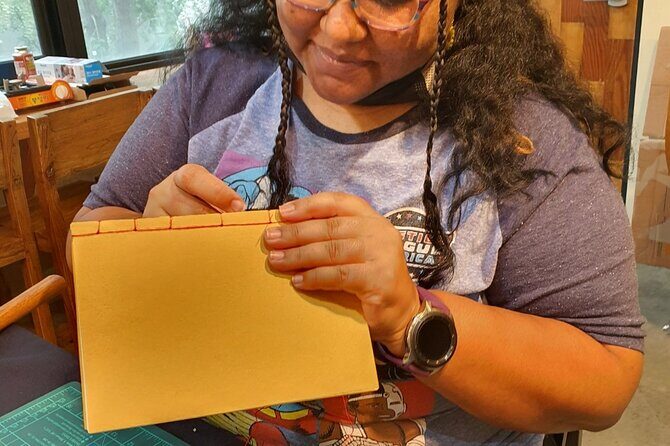 Making a traditional notebook & naming on it in Hangeul in Seoul - Making a traditional notebook & naming on it in Hangeul in Seoul: a hands-on Korean craft experience