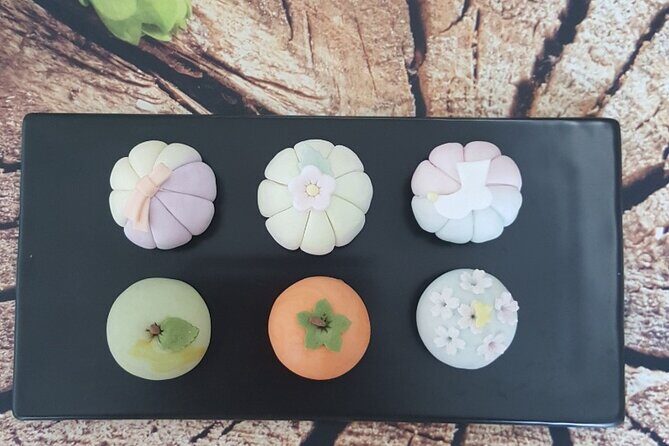 Making BeanPaste Rice Cake Experience in Seoul - A Look at the Experience in Detail