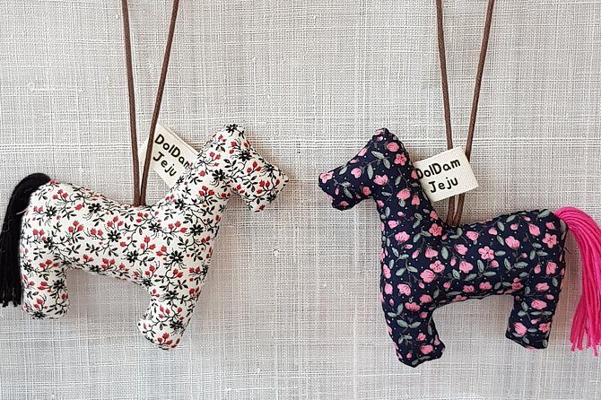 Making Jeju Pony Doll at Peaceful Seaside cafe - Key Points