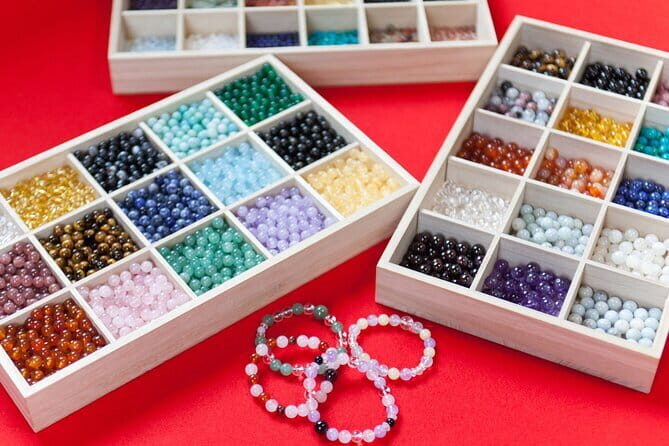 Making Original Nenju Bracelet & Safflower Dyeing in Yonezawa - A Closer Look at the Tour Experience