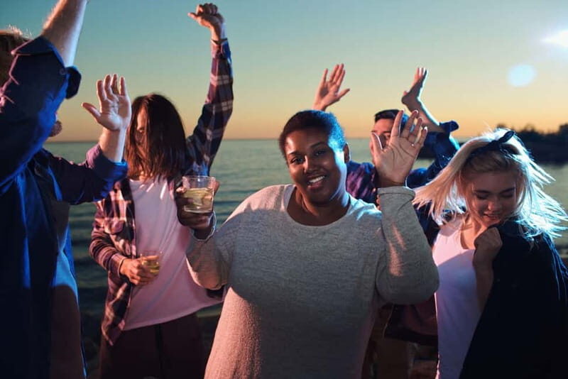 Malaga: Catamaran Sunset or Night Cruise w/ Live DJ & Drink - Who Should Book This?