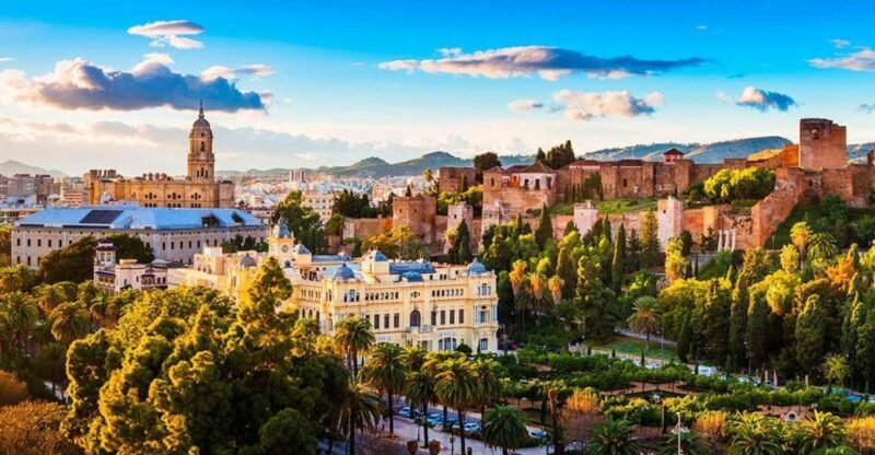 Málaga: Cathedral, Alcazaba, Roman Theater Walking Tour - An Introduction to the Tour: What to Expect