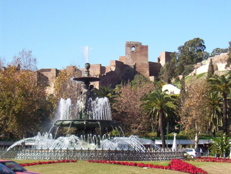 Malaga: City Center Walking Tour with Tapas Food Tastings - Key Points