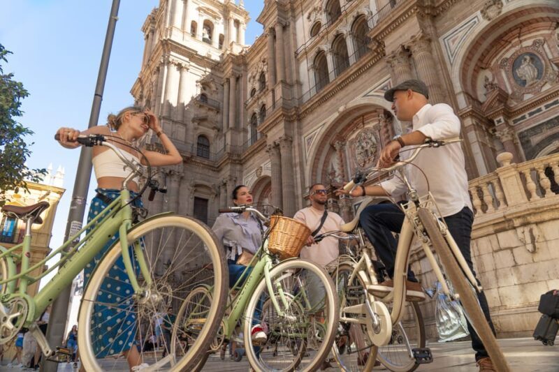 Málaga: City Highlights Guided Vintage Bike Tour - Discover Málaga on Two Wheels