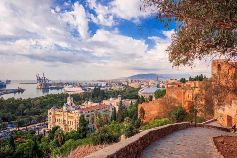 Malaga: Express Walk with a Local in 60 minutes - FAQs