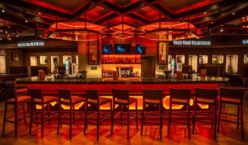Malaga: Hard Rock Cafe Entrance with Lunch or Dinner - FAQ