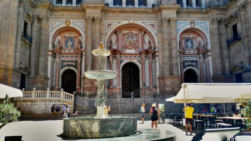 Malaga: Historic Center Tour with an Art History Expert - Key Points