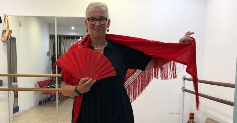 Málaga: Learn to dance flamenco rumba in 45 minutes - The Experience: What You Can Expect