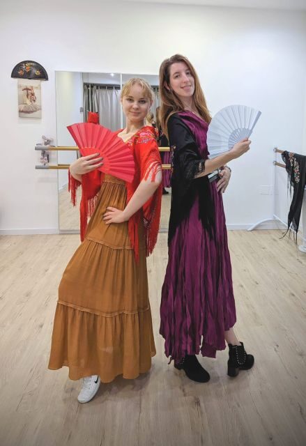 Málaga: Learn to dance flamenco rumba in 45 minutes - Practical Details and Tips