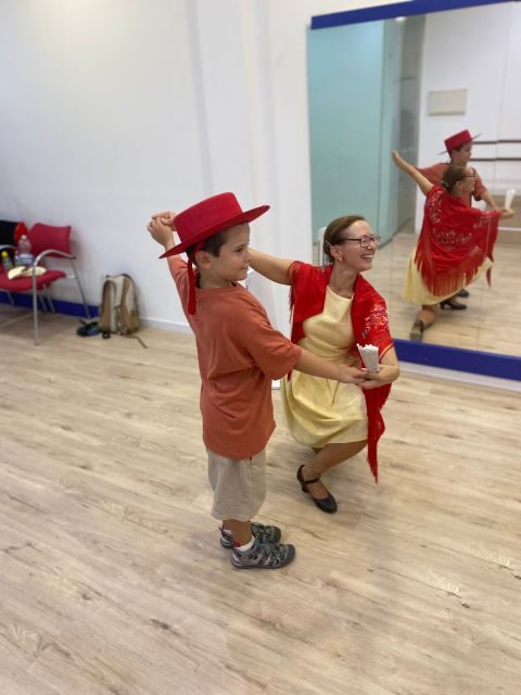 Málaga: Learn to dance flamenco rumba in 45 minutes - Who Will Love This Experience?
