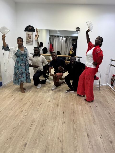 Málaga: Learn to dance flamenco rumba in 45 minutes - Detailed Breakdown of the Flamenco Rumor Class
