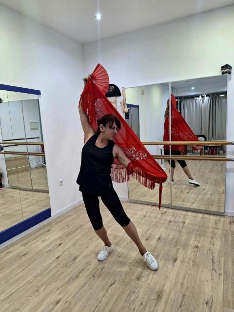 Málaga: Learn to dance flamenco rumba in 45 minutes - Final Thoughts: Who Should Sign Up?