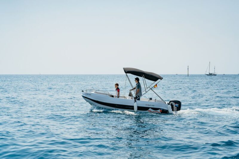 Malaga: License-free Boat Rental for Dolphin Watching - Malaga: License-free Boat Rental for Dolphin Watching