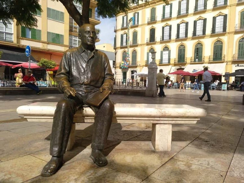 Malaga: old town walking tour & flamenco show - Key Points