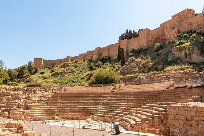 Malaga Scavenger Hunt and Sights Self-Guided Tour - Key Points
