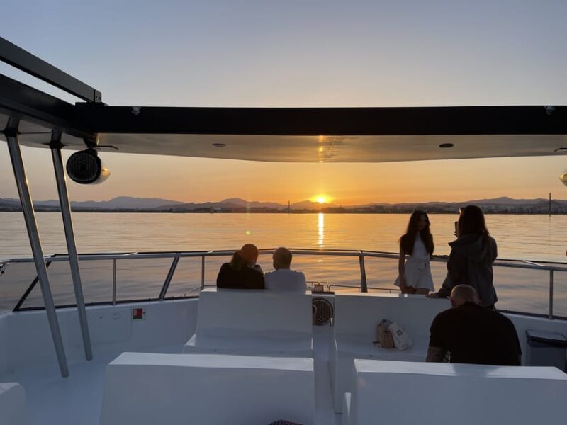 Málaga: Sunset Catamaran Trip - An In-Depth Look at the Malaga Sunset Catamaran Experience