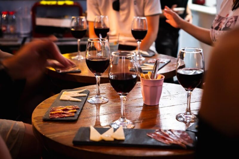 Malaga: Wine and Tapas Tour with Tastings and Drinks - Key Points