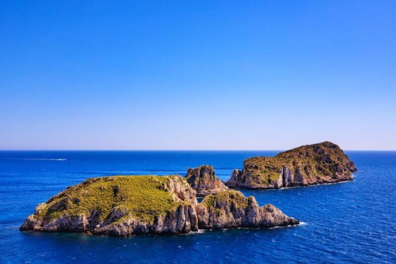 Mallorca: Catamaran Coastal Cruise with Lunch - Who Should Consider This Tour?