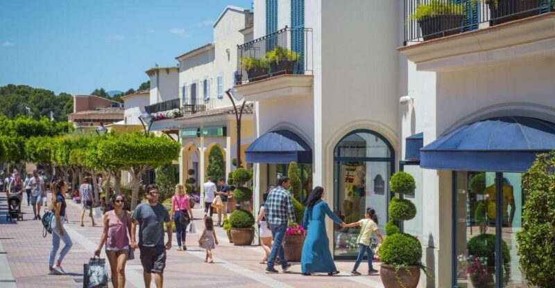 Mallorca: Fashion Outlet Shopping Excursion by Bus - A Scenic and Practical Day Out