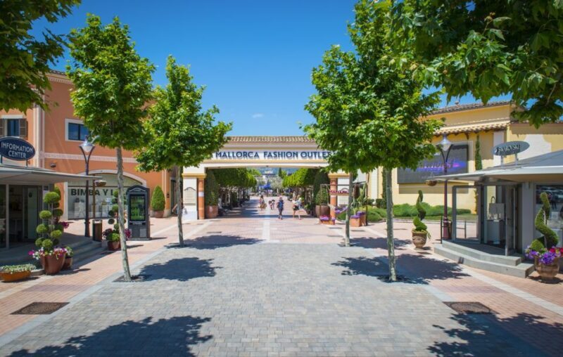 Mallorca: Fashion Outlet Shopping Excursion by Bus - What Could Be Better?
