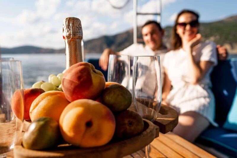 Mallorca: Private Yacht Cruise with Snorkeling and Drinks - The Itinerary and What to Expect