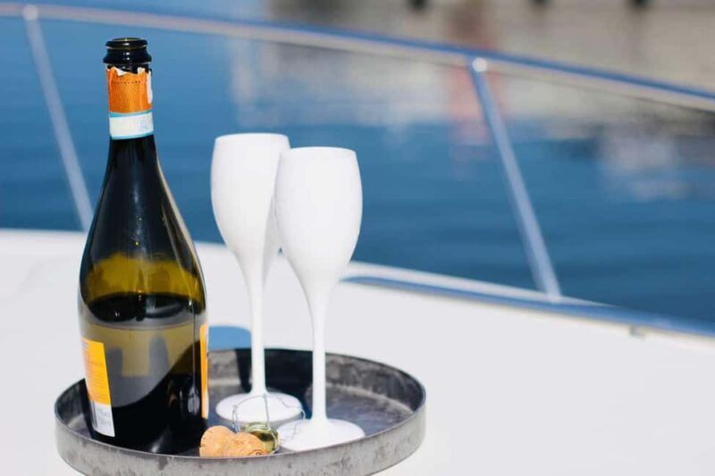 Mallorca: Private Yacht Cruise with Snorkeling and Drinks - Sunset and Romantic Options
