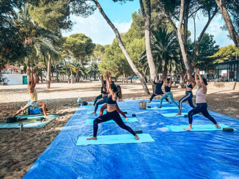 Mallorca: Yoga and Brunch on Palmanova Beach - Mallorca: Yoga and Brunch on Palmanova Beach