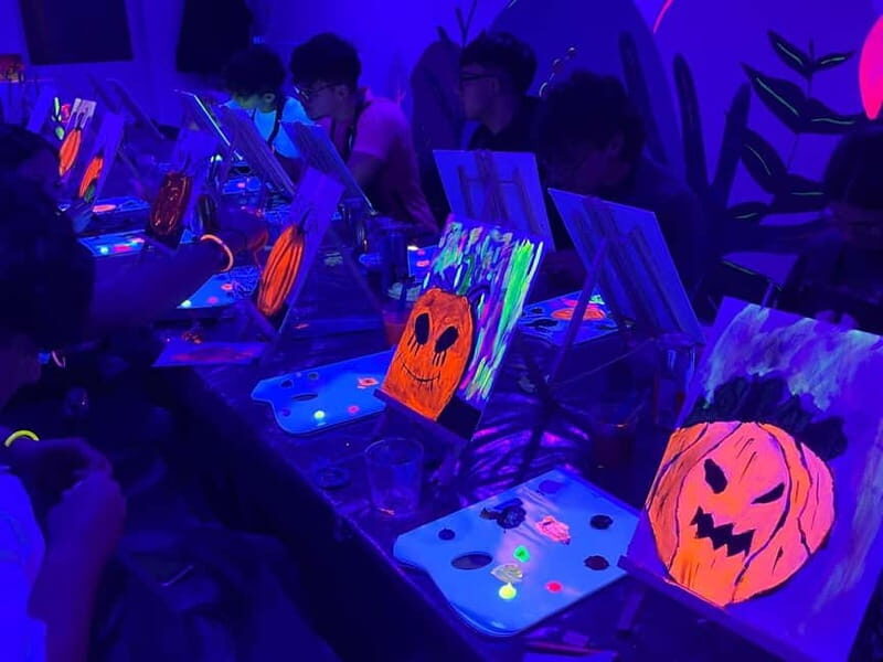 Malta: Glow-in-the-Dark Drink & Paint Experience - Key Points