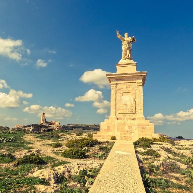 Malta: Guided Kayak Tour with Free Photos Included - Experience Overview: Malta’s Guided Kayak Tour with Free Photos