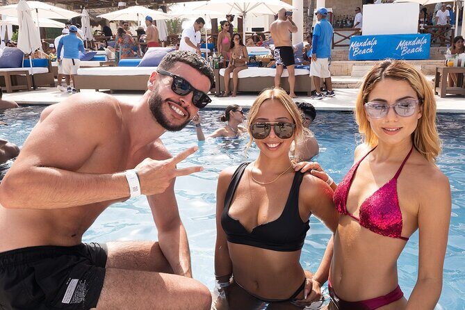 Mandala Beach Club in Cancun - A vibrant day at Mandala Beach Club in Cancun