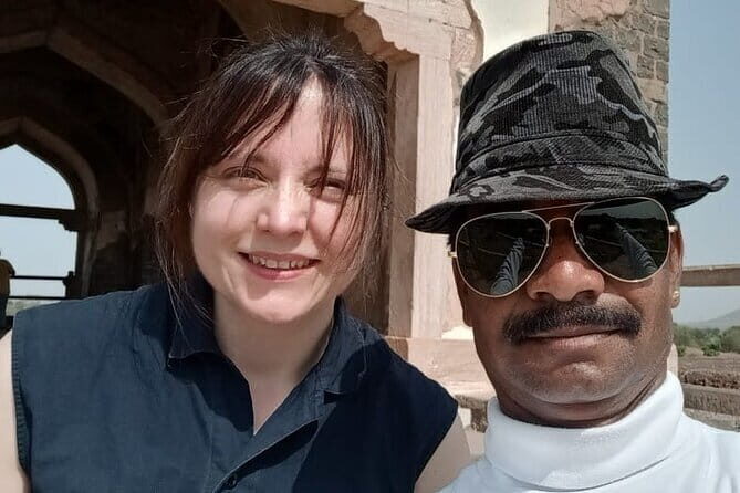 Mandu & Maheshwar Day Tour from Indore with Guide & Entrances - Authenticity & Whats Praised by Travelers