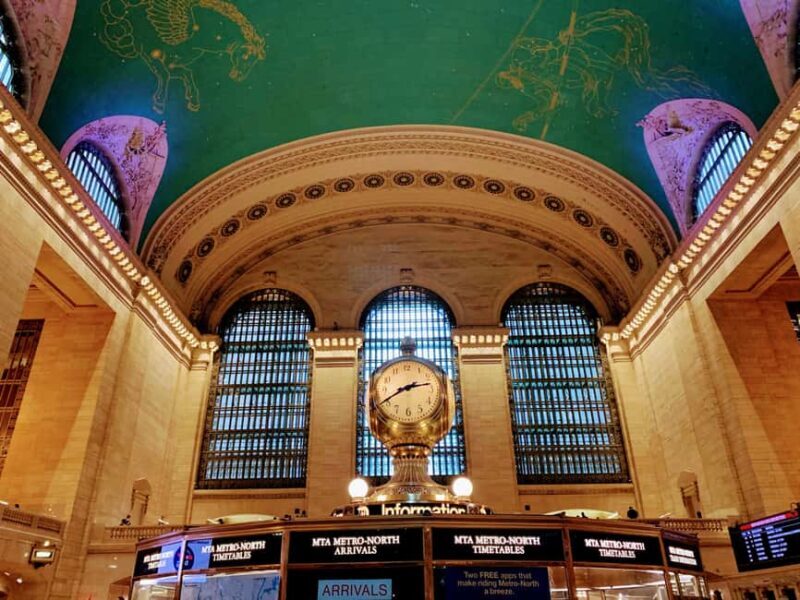 Manhattan; 5th avenue stroll & sunset at Empire State - A Tour That Balances Sightseeing and Authenticity