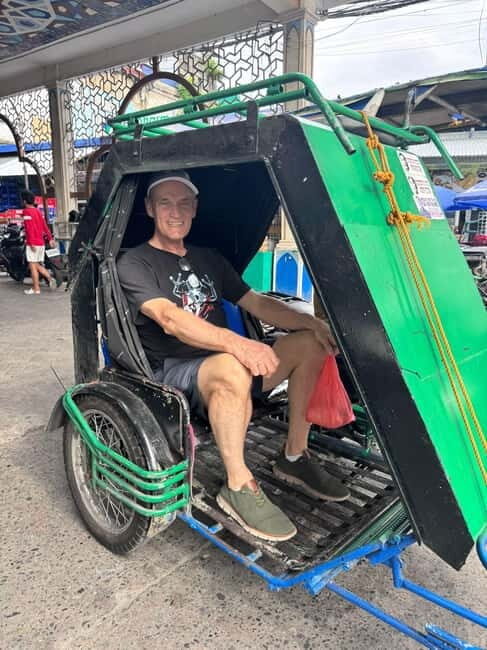 Manila: City Tour with Food Tasting and Guide - Key Points