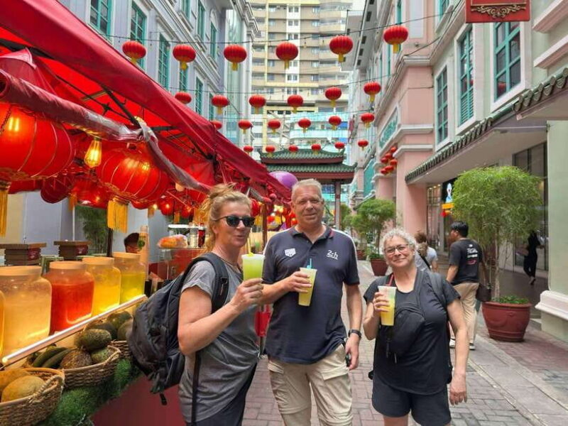 Manila Street Food and Drinks with Tuktuk Experience - Who is this tour best suited for?