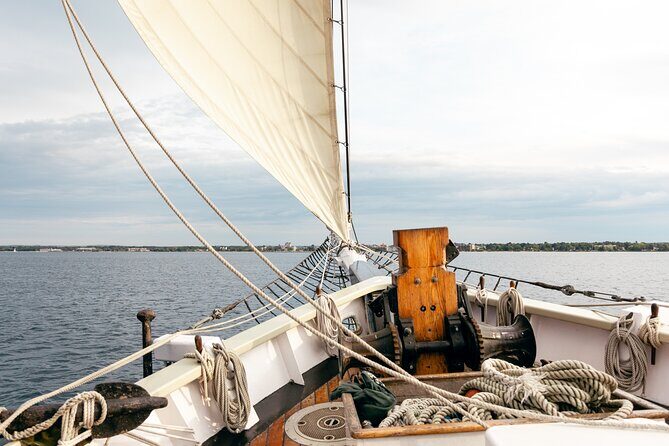 Manitou Fall Flavor Afternoon Sail Experience - Key Points