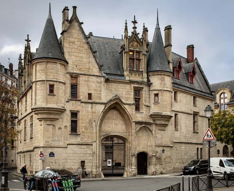 Marais: Intrigues of the French Kings Walking Tour - Key Points