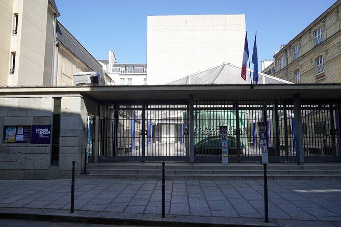 Marais Jewish Quarter Pletzl Smartphone GPSAPP Audio Walking Tour - Jewish Food and Local Eateries
