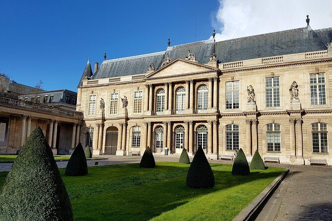 Marais Private Walking Tour - Discovering Hidden Gems: Medieval Mansion and Quiet Gardens